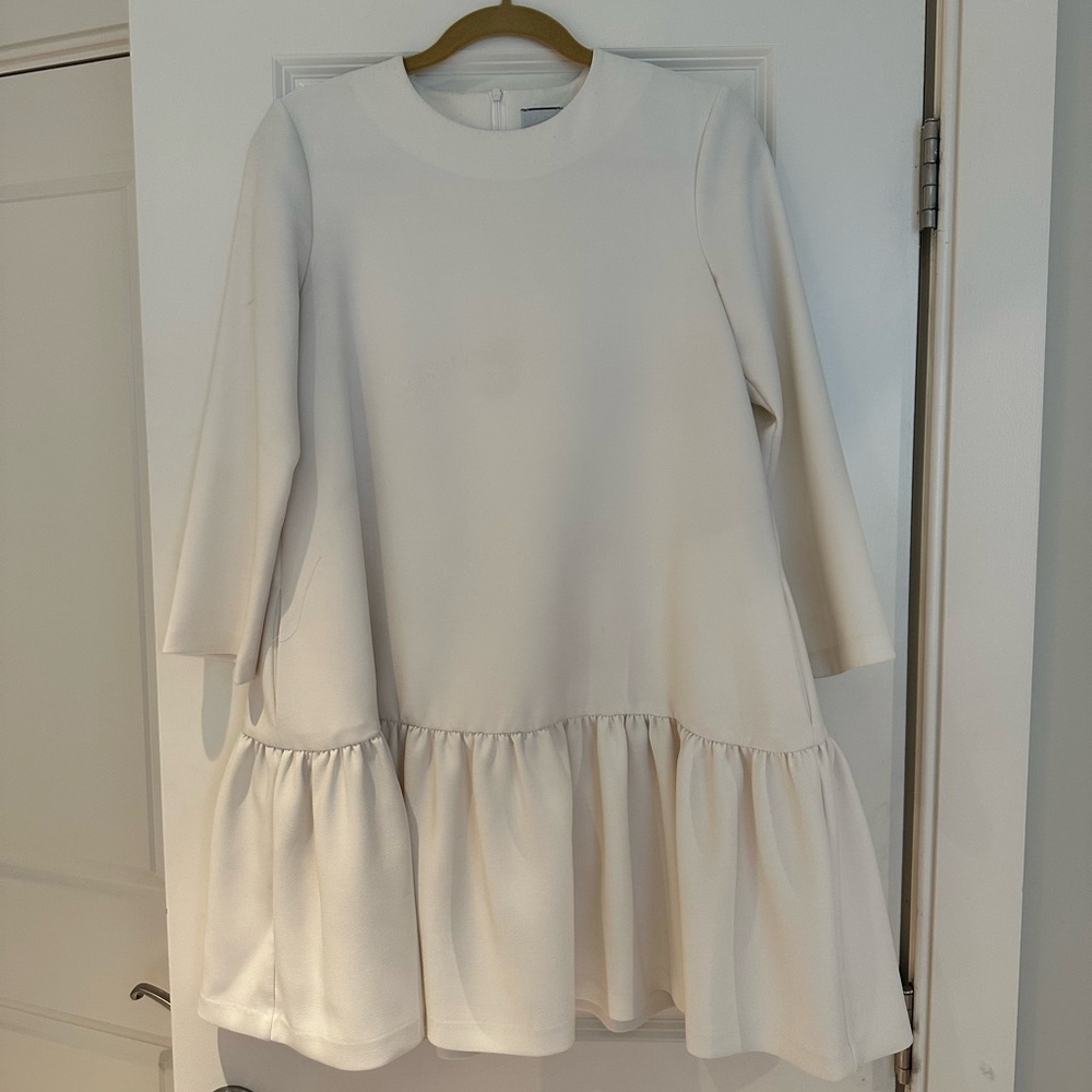 EDIT “Sutton Peplum Dress”, size S, cream, with pockets. Good condition!